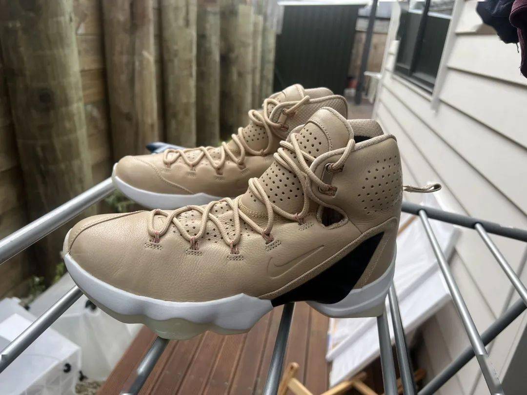 【资讯分享】lebron 13精英,皮面挺舒服,气垫感受也不错,上脚挺帅现在
