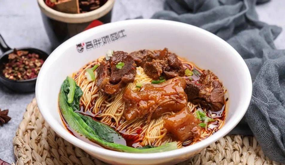 家非常正宗的重庆小面以前叫高胖妹面庄合川路3125号110-111程胖妹面