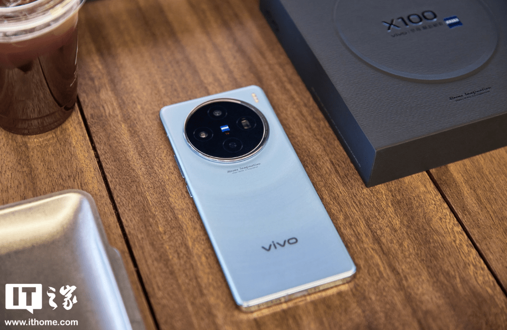 消息称 vivo X100s 手机搭载天玑 9300 处理器，1.5K OLED 直屏 