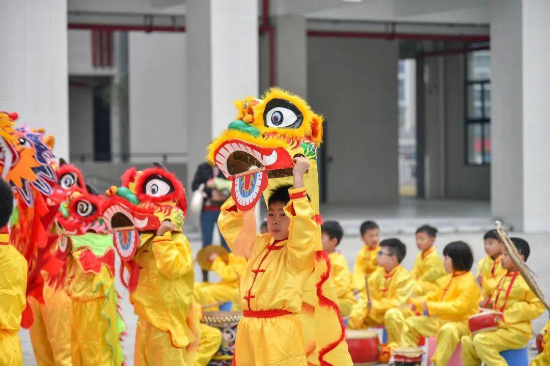 三水区新城小学举行落成庆典_东海街道_建设_发展