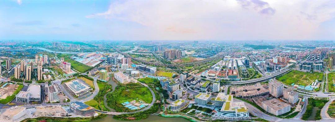 三龙湾南海片区的林岳南板块,紧邻海怡大桥和佛山地铁2号线林岳西站