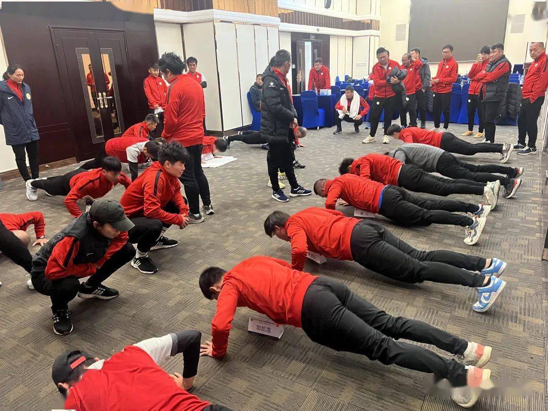 足球精英教练员培训班(第一期)在顺德乐从开班_理论_魏星_测试项目