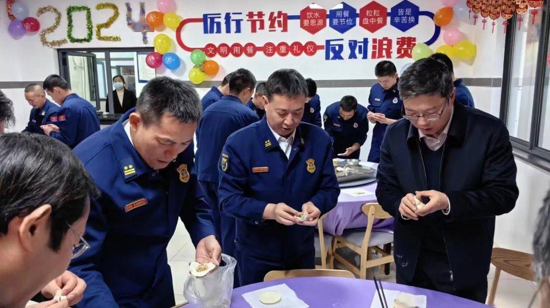 新年慰问|区委常委,副区长金俊峰走访看望一线消防指战员_救援_青浦区