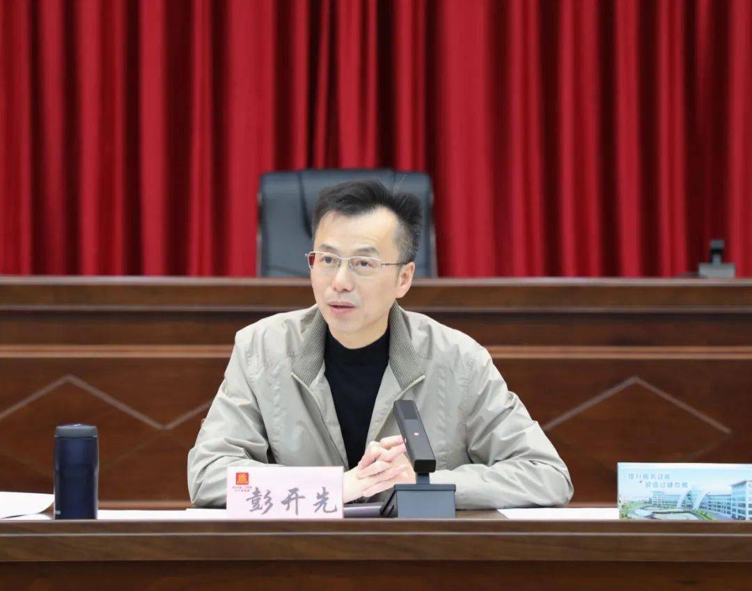 12月28日,南昌市政府副市长彭开先围绕推进我市公共就业示范项目暨"5