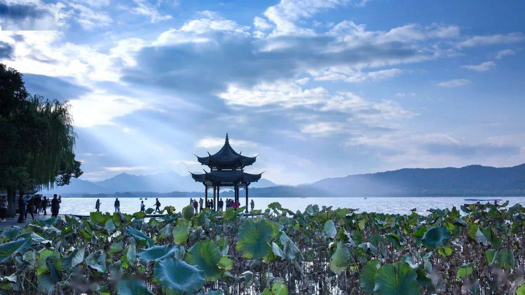 人间杭州,有多少诗意风华_白居易_西湖_柳永