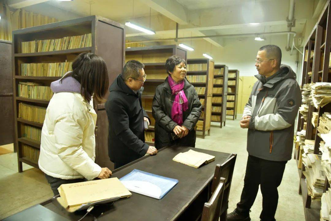 平遥中学第一任校长李光宾后人在平遥中学参观交流!_李希_一行_校庆