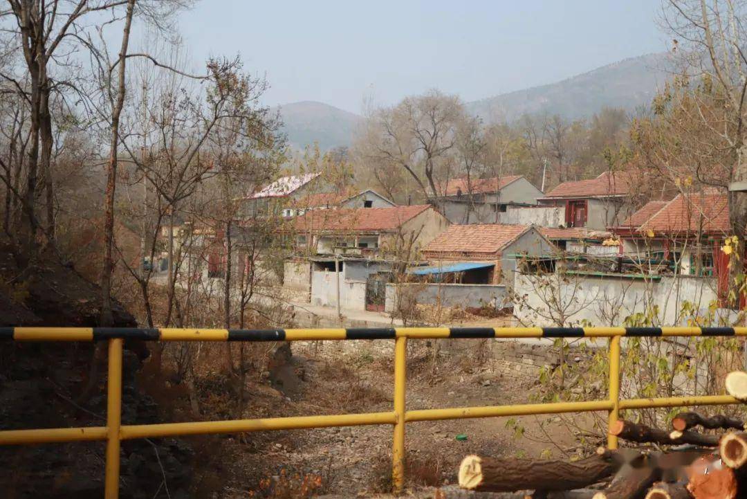 从三岔穿越到临朐寺头双泉村_村庄_道路_穿过